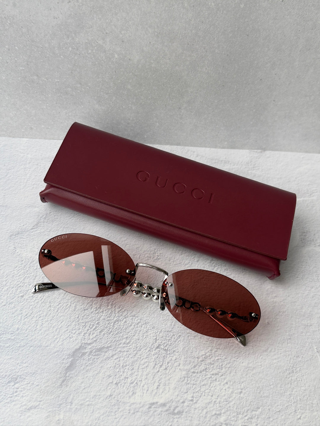 Gucci GG1922S Rimless Oval Pearl Sunglasses in Silver Red