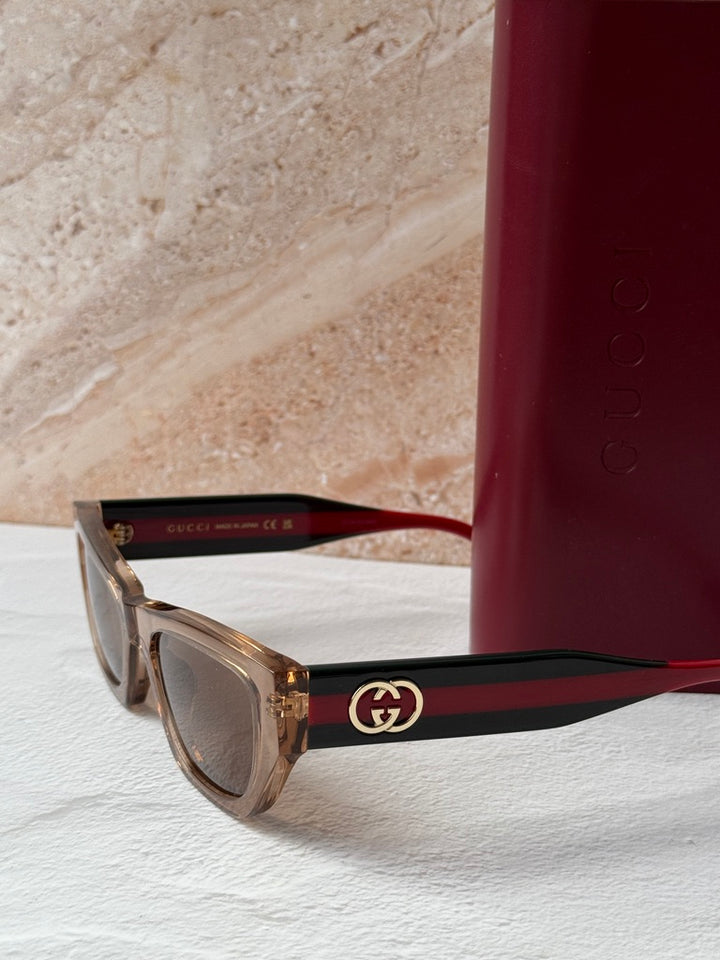 Gafas de sol extragrandes Gucci GG0817S con lentes grises 
