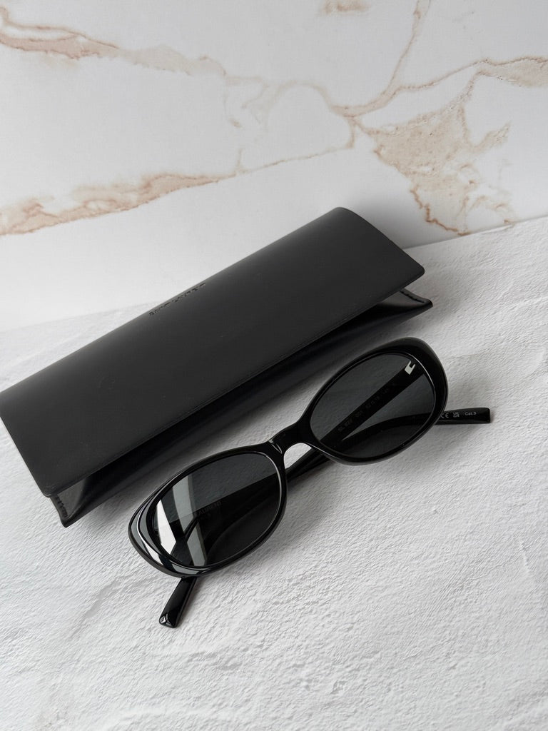 Saint Laurent SLM95/F Gafas de sol estilo ojo de gato con montura gruesa en oro negro