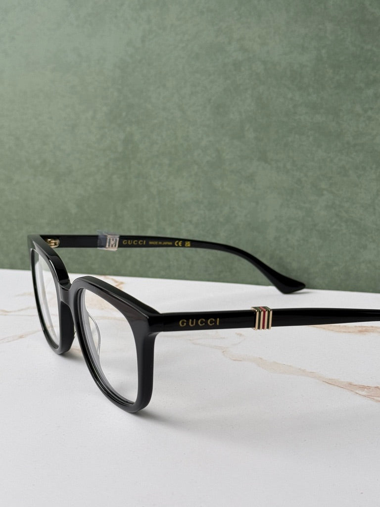 Monturas unisex Gucci GG1429O en negro 