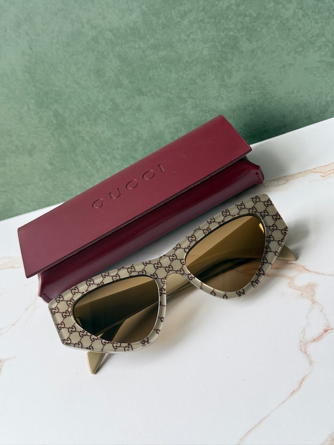 Gafas de sol extragrandes Gucci GG0817S con lentes grises 