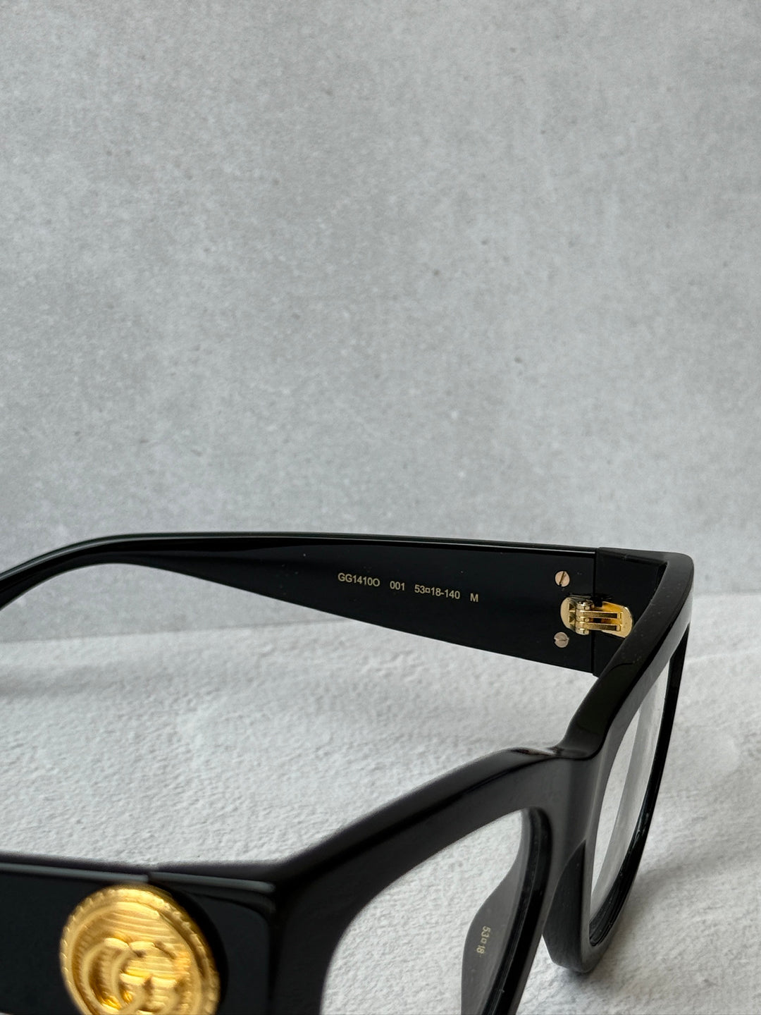 Monturas cuadradas Gucci GG1192O en negro 