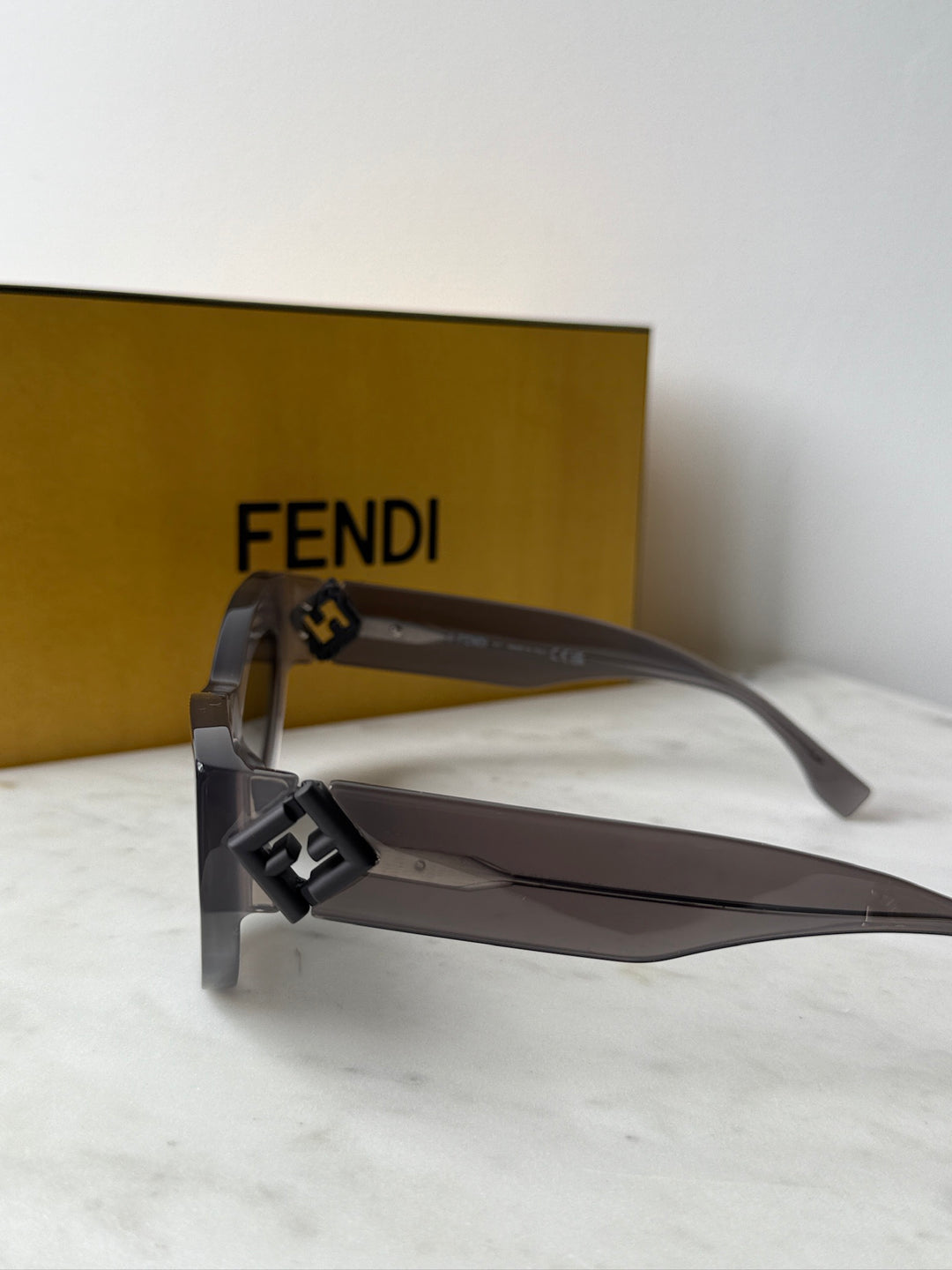 Fendi FF Diamonds FE40146I Cat Eye Sunglasses in Transparent Grey