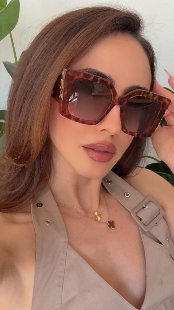 Gafas de sol extragrandes Gucci GG0817S con lentes grises 