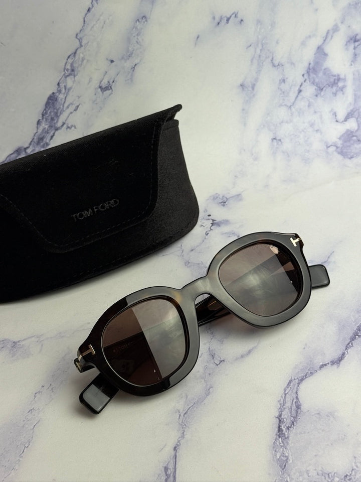 Gafas de sol negras con diseño de mariposa Sandrine de Tom Ford