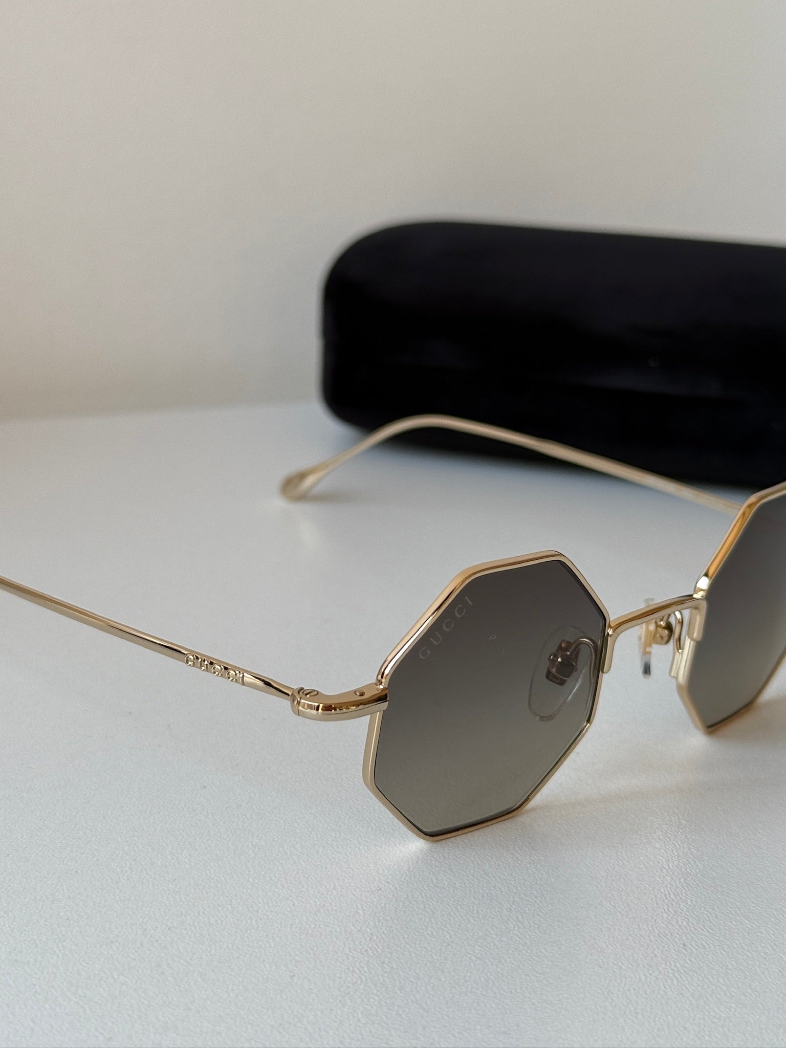 Gucci GG1814S Hexagon Sunglasses in Gold Grey – Designer Daydream