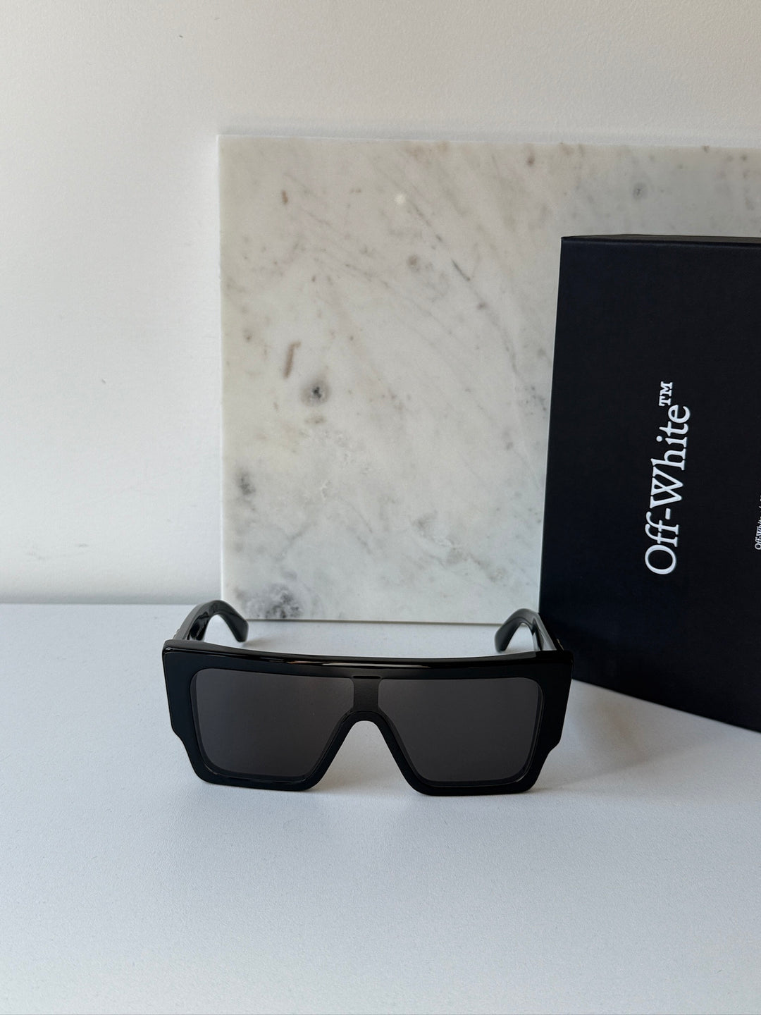 Off White Marion Sunglasses in Black