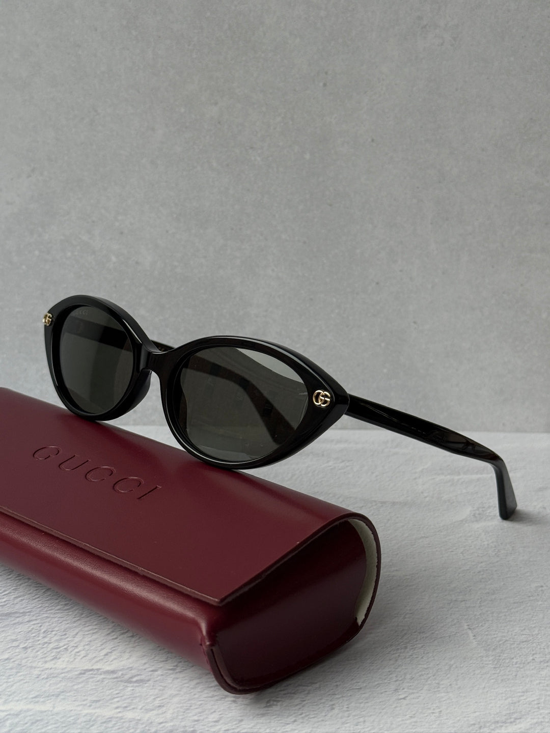 Gucci GG2110S Cat Eye Sunglasses in Black