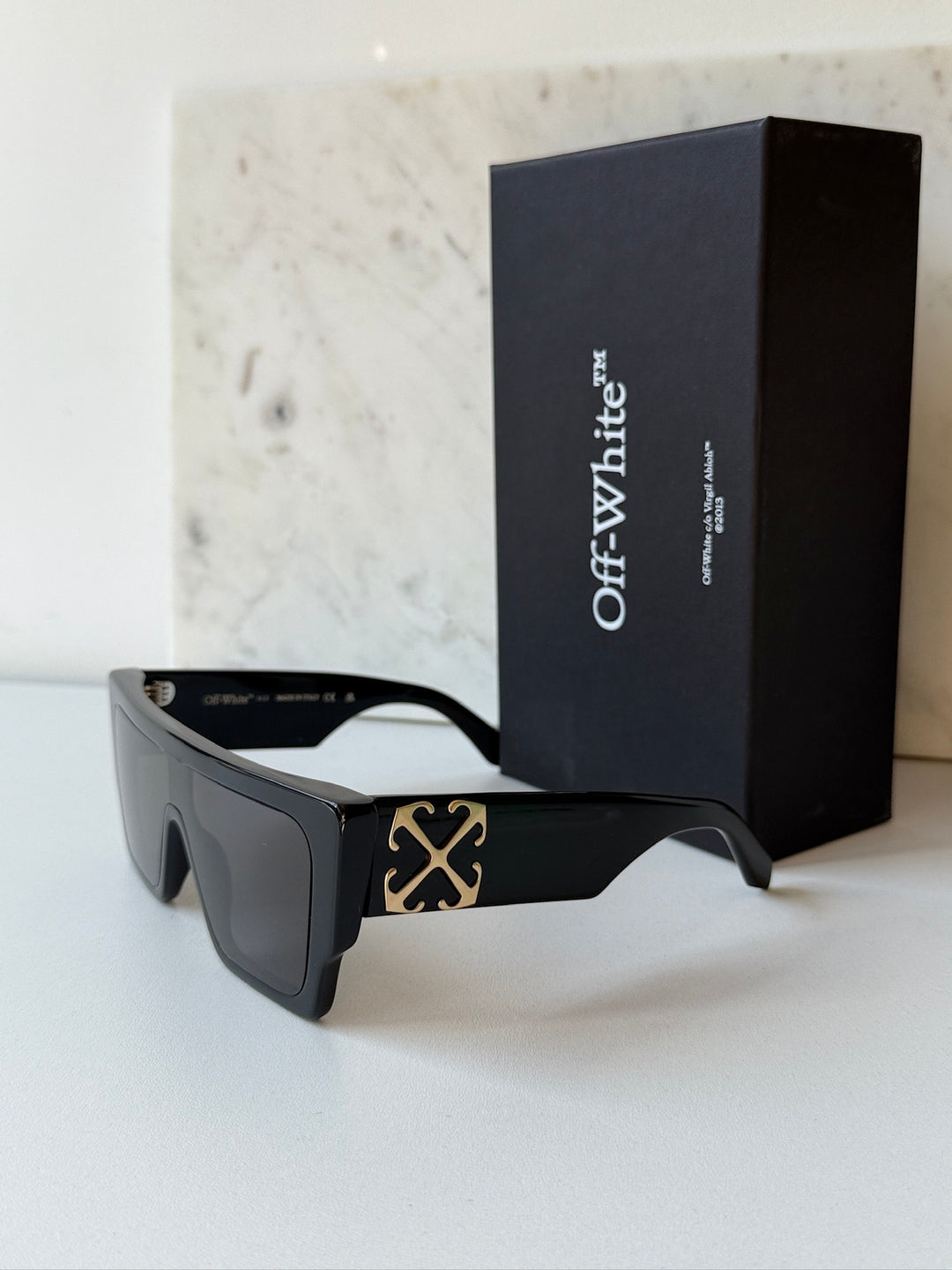 Off White Marion Sunglasses in Black