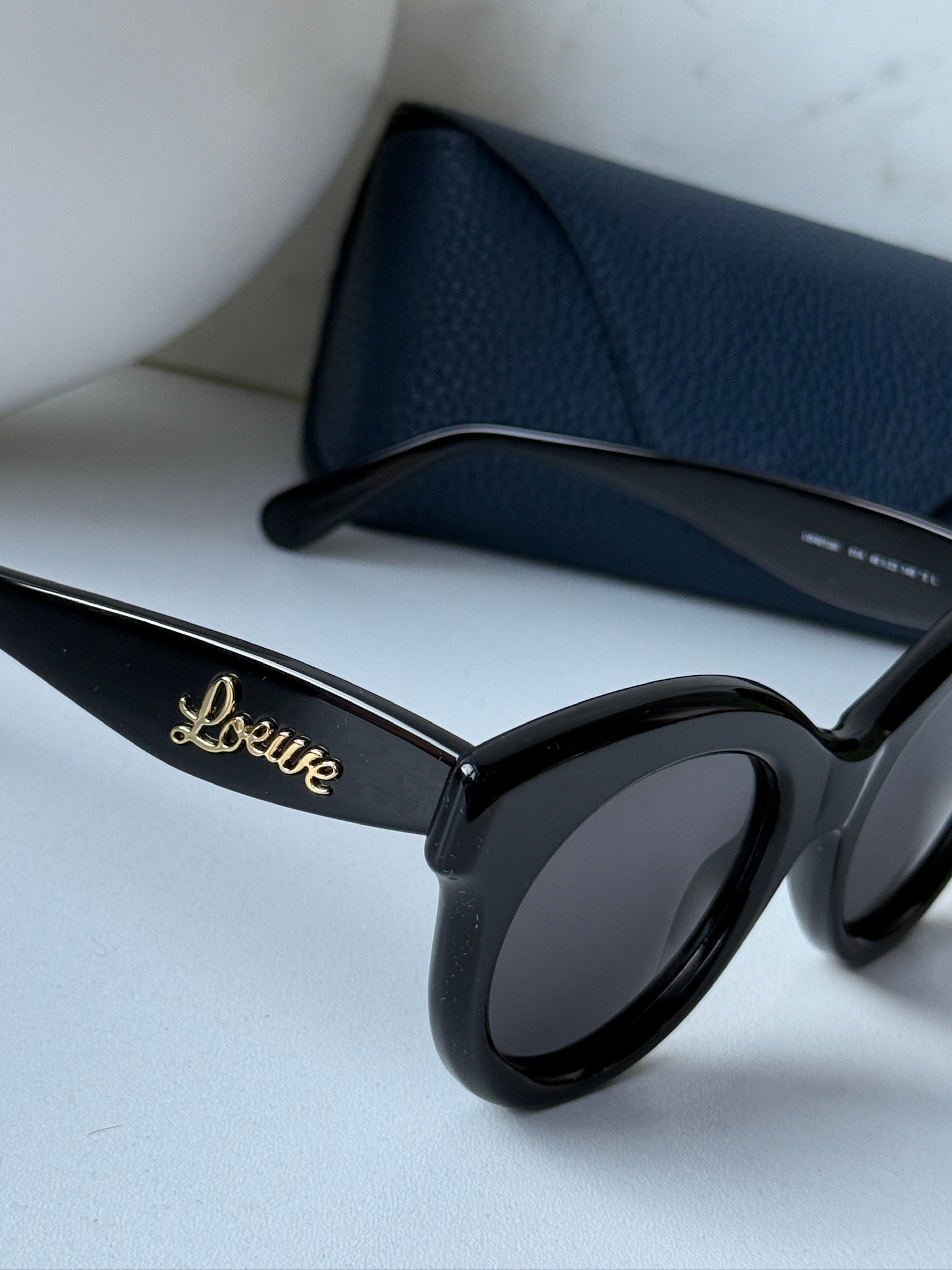 Loewe LW40126I Cat Eye Sunglasses in Black – Designer Daydream
