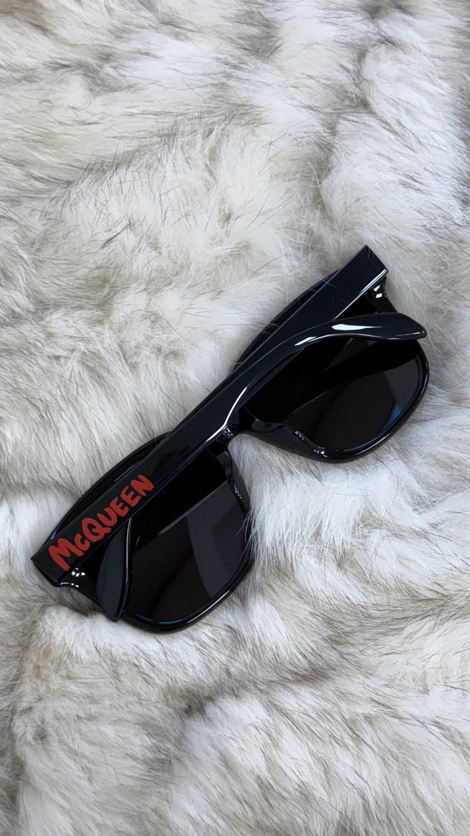 Alexander McQueen AM0331SK Black Red Square Sunglasses – Designer