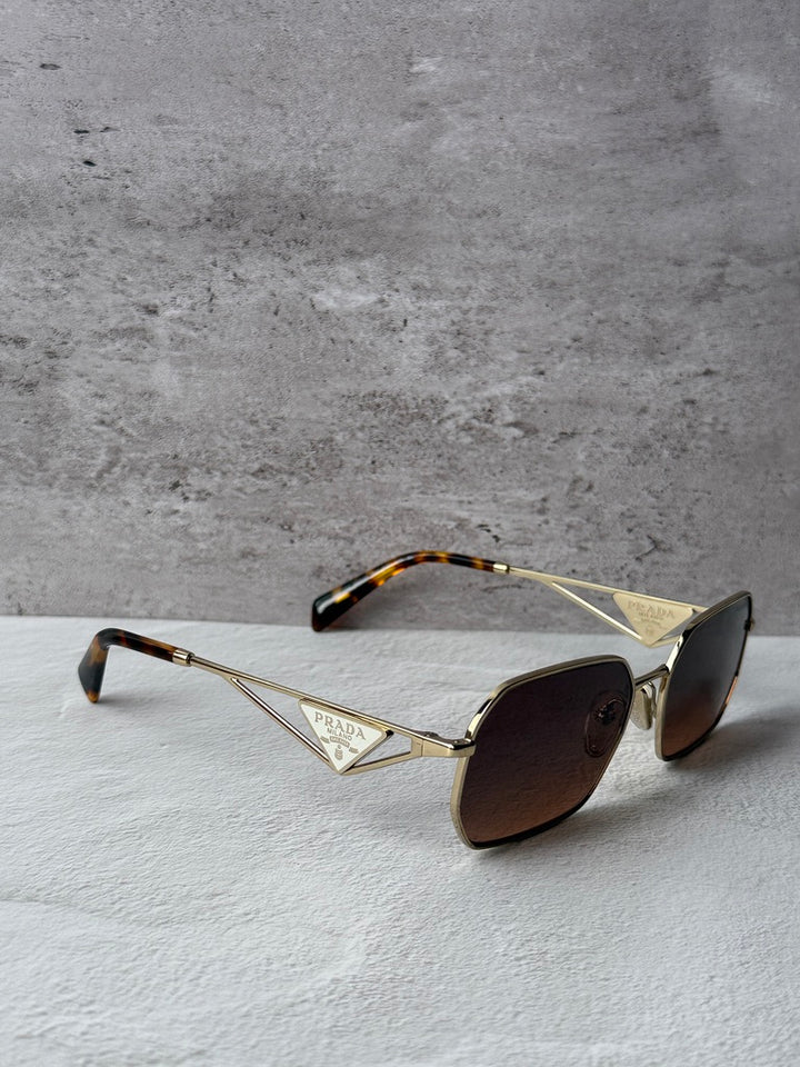 Gafas de sol Prada PR A51S en espejo azul dorado 
