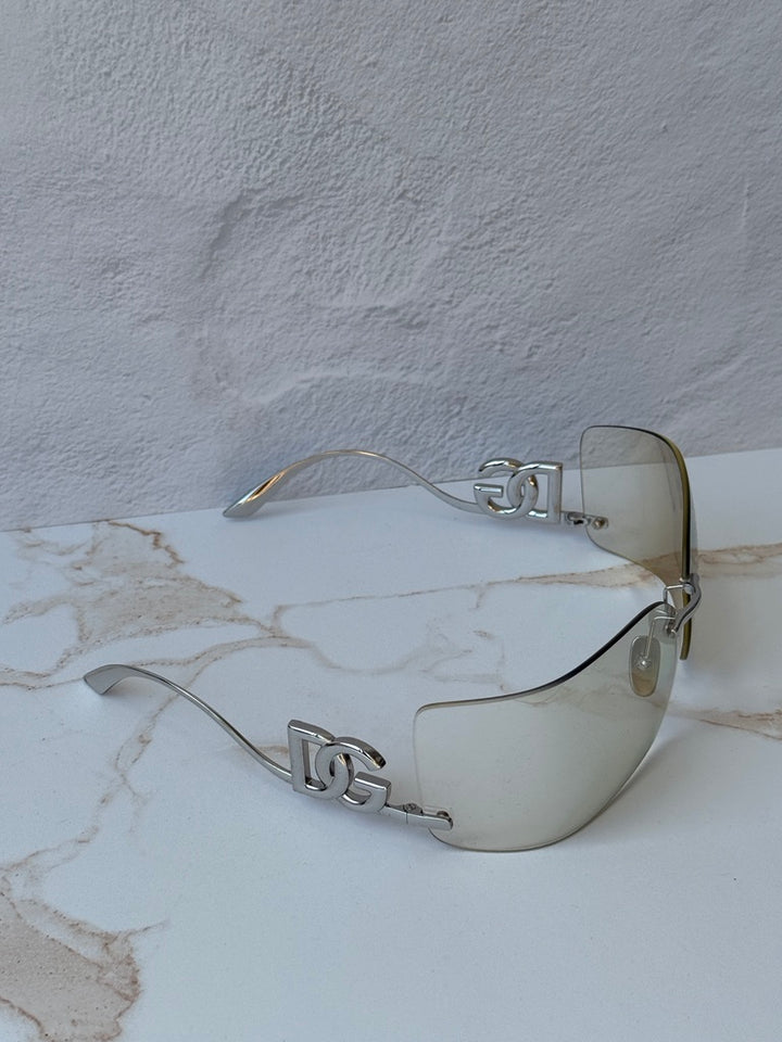Dolce &amp; Gabbana DG2298B Gafas de sol con escudo negro cristalino 