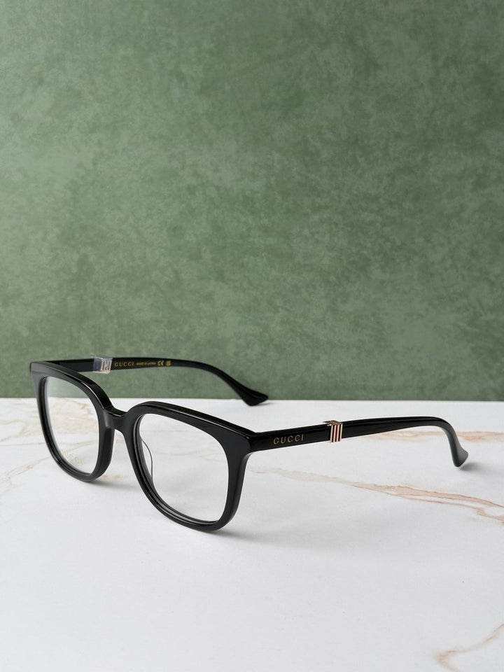 Monturas unisex Gucci GG1429O en negro 