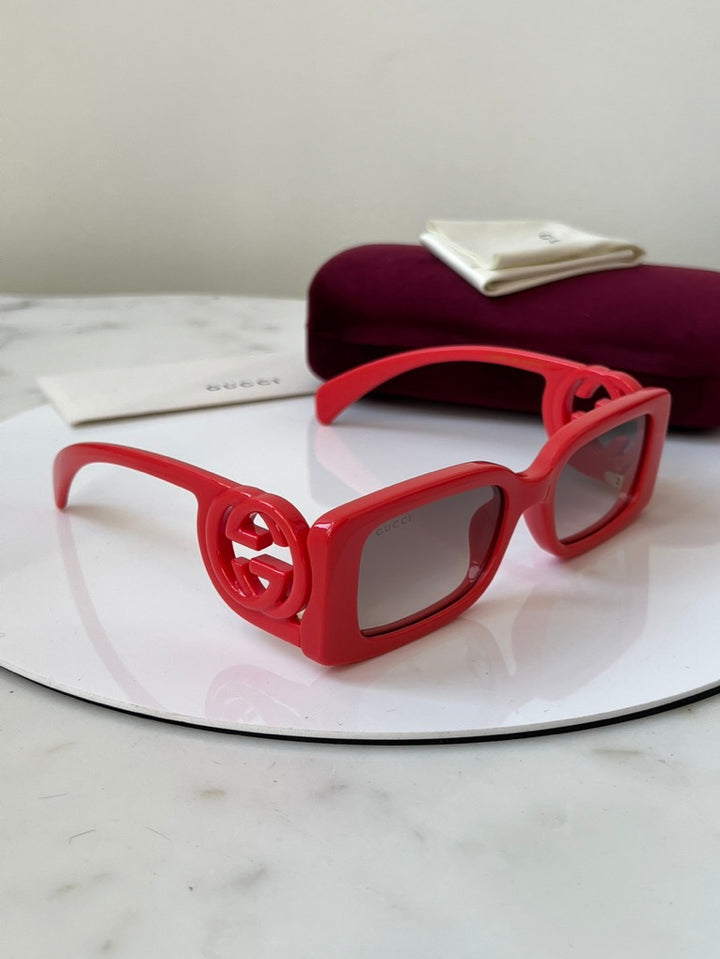Gafas de sol delgadas en rojo Gucci GG1325S