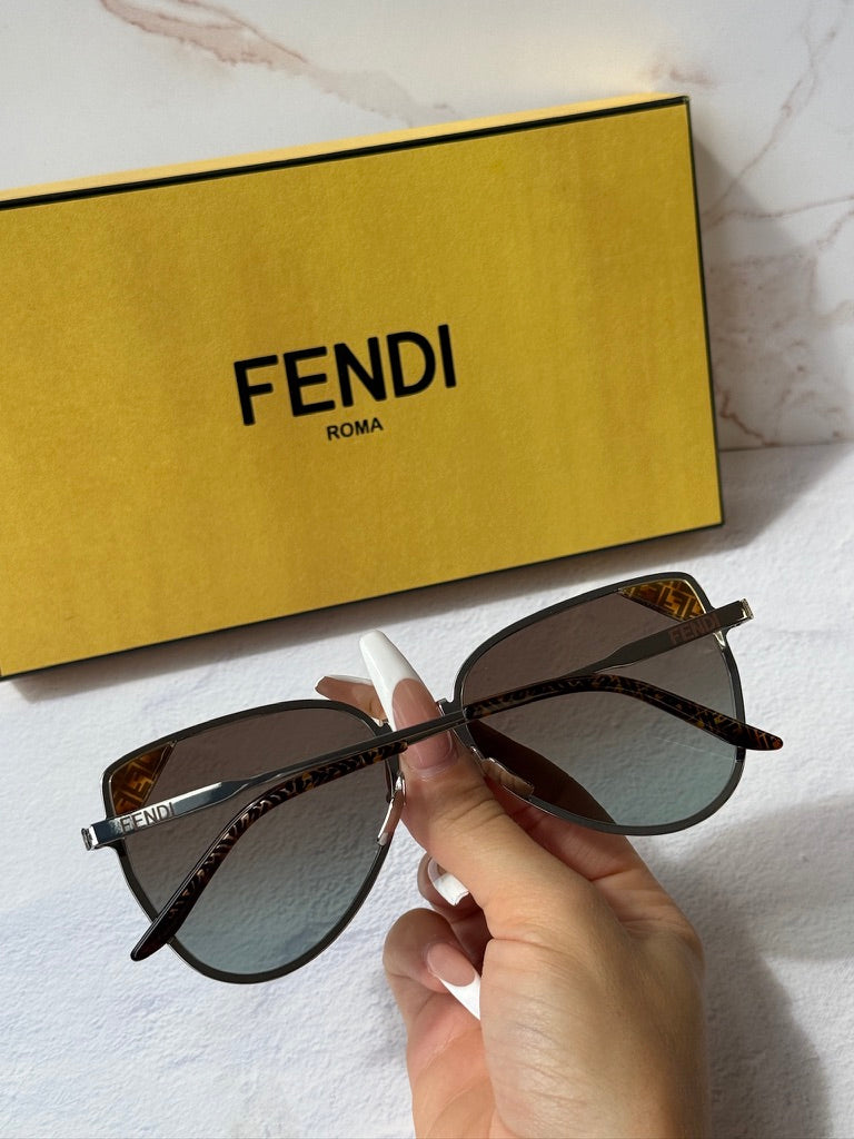 Fendi FE40189U Butterfly Sunglasses in Silver