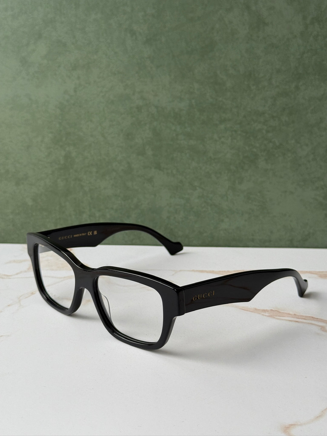 Monturas unisex Gucci GG1429O en negro 