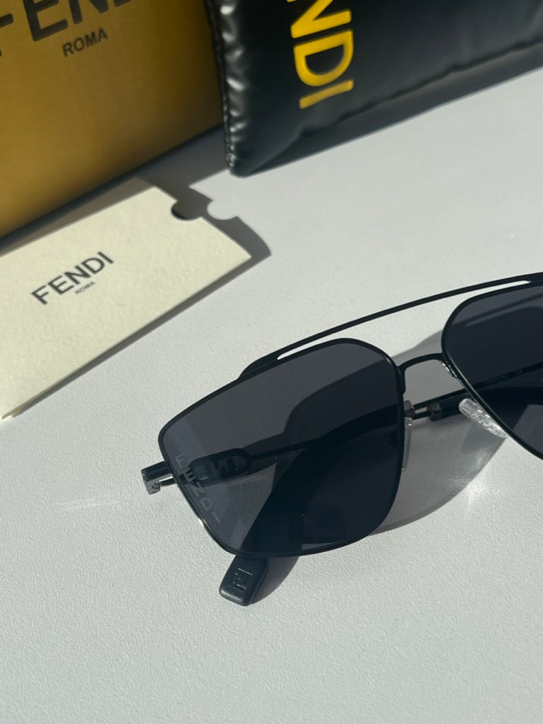 Fendi FE40079U O'Lock Aviator Sunglasses in Black