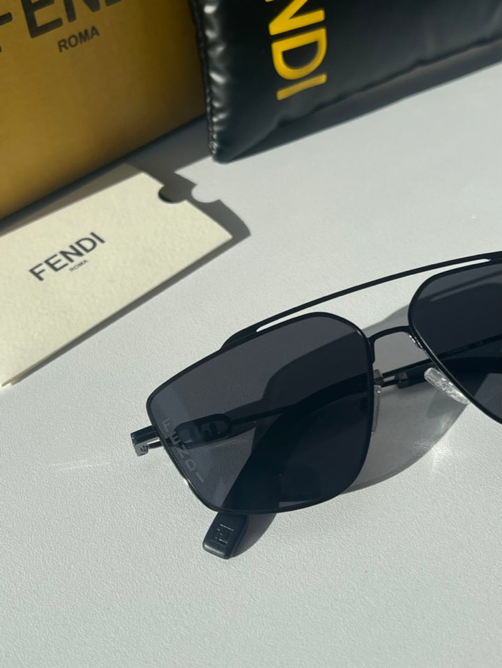 Fendi FE40079U O'Lock Aviator Sunglasses in Black