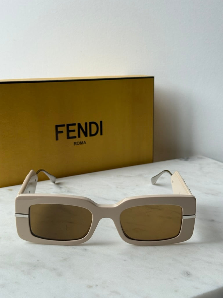 Fendi FE40133I Fendigraphy Beige Square Sunglasses