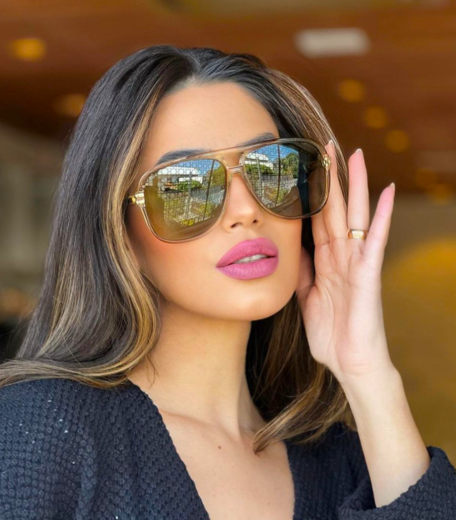 Gucci GG1105S Gafas de sol de aviador cuadradas en oro amarillo 