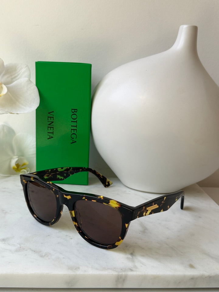 Bottega Veneta BV1005S Gafas de sol cuadradas transparentes