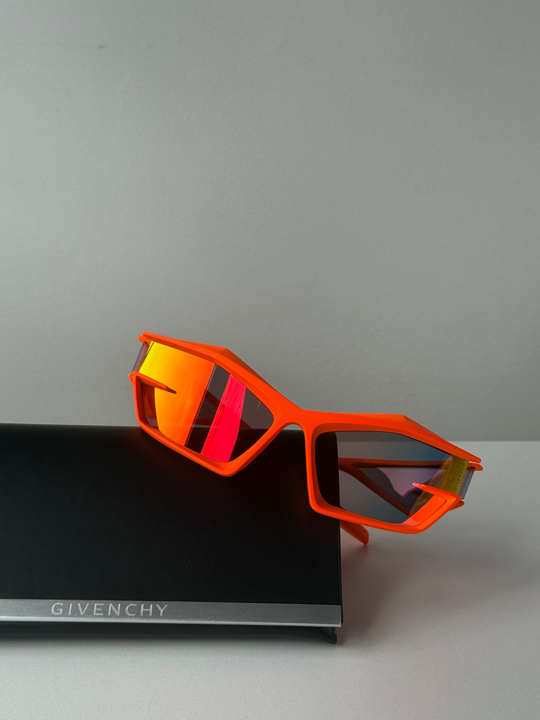 Givenchy GV40049U Cut Mask Sunglasses in Orange