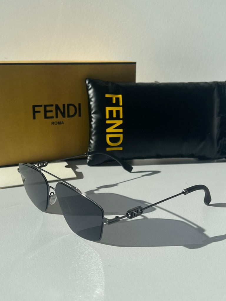 Fendi FE40079U O'Lock Aviator Sunglasses in Black