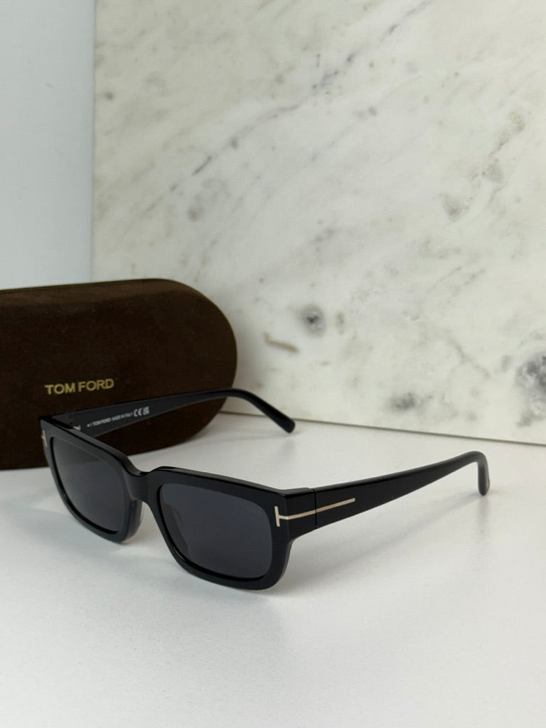 Tom Ford Ezra FT1075 Sunglasses in Black