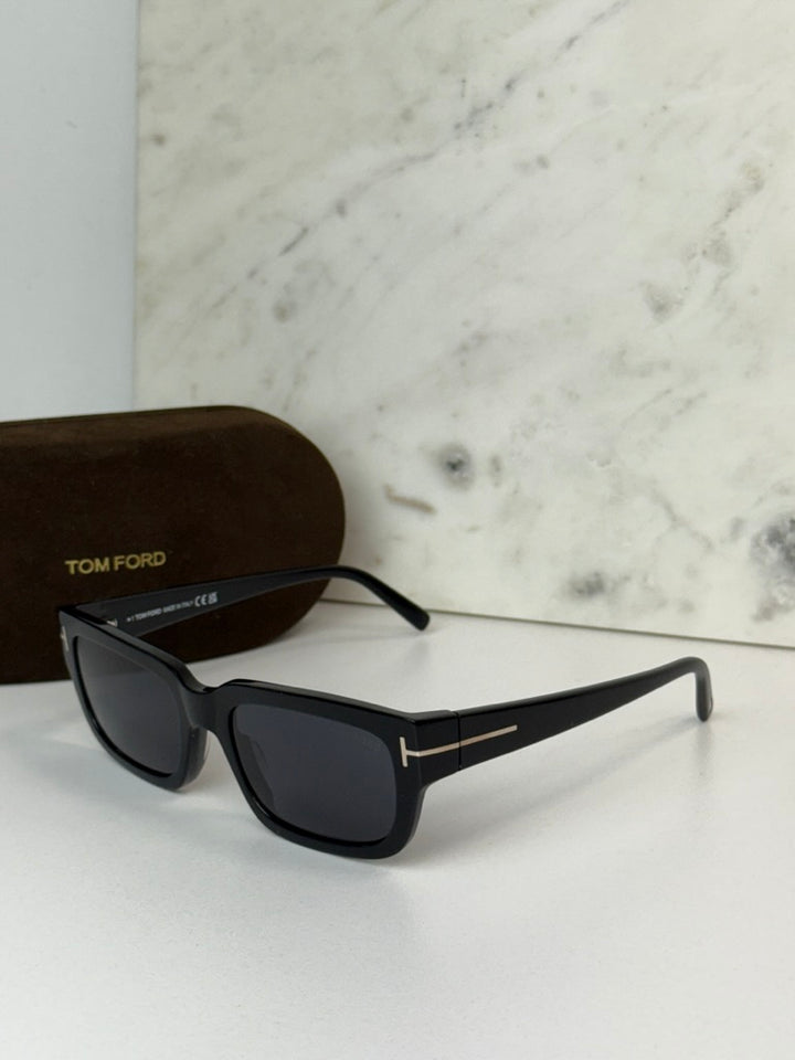 Tom Ford Ezra FT1075 Sunglasses in Black