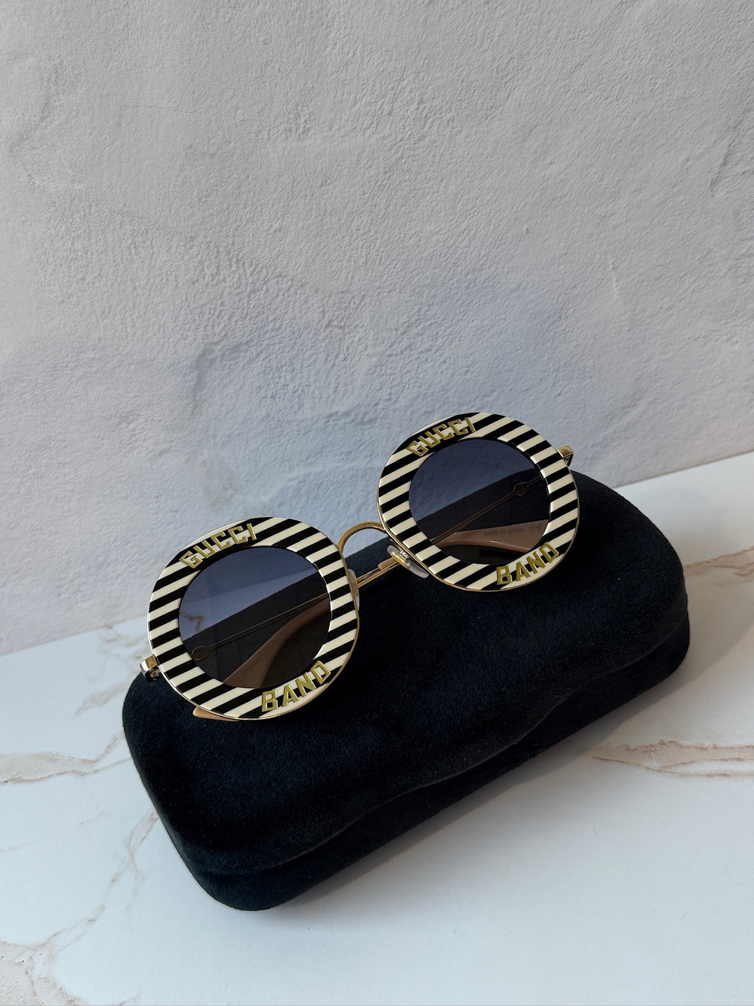 Gucci GG0113S Blind For Love Gafas de sol redondas negras