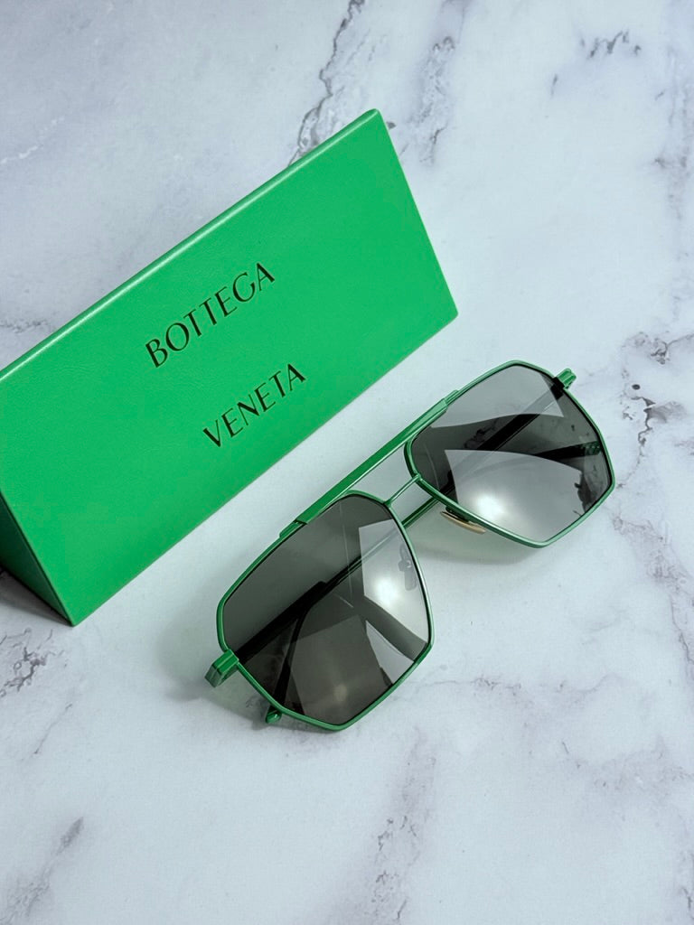 Bottega Veneta BV1012S Minimalist Aviator Sunglasses in Green