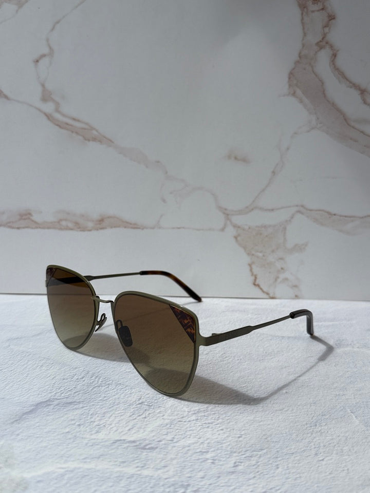 Fendi FE40189U Butterfly Sunglasses in Bronze