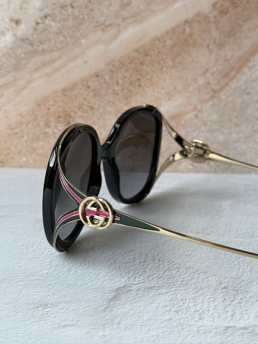 Gafas de sol con corte ovalado Gucci GG0226SK en negro rosa