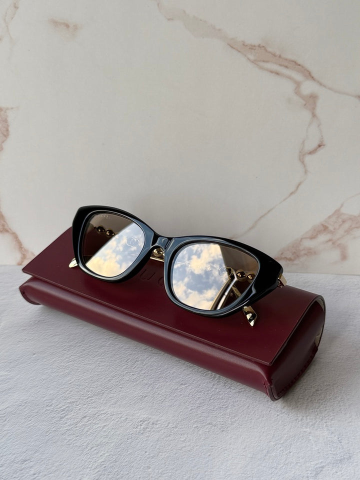Gucci GG1968S Cat Eye Pearl Sunglasses in Black Mirror