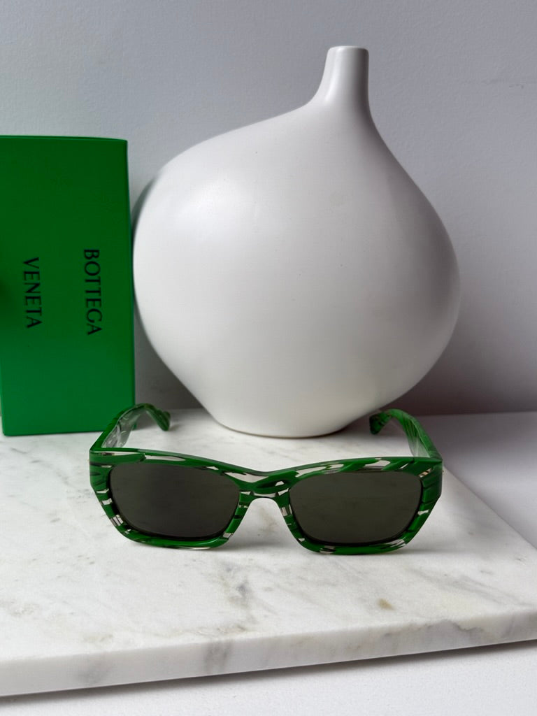 Bottega Veneta BV1122S Gafas de sol negras Mitre