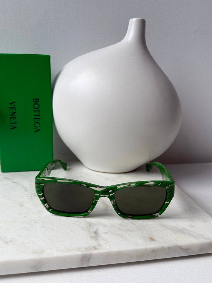 Bottega Veneta BV1122S Gafas de sol negras Mitre