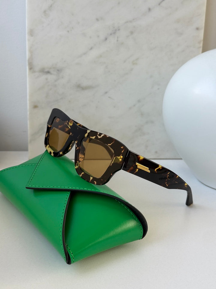 Bottega Veneta BV1357S Thick Rim Sunglasses in Spotted Nicotine