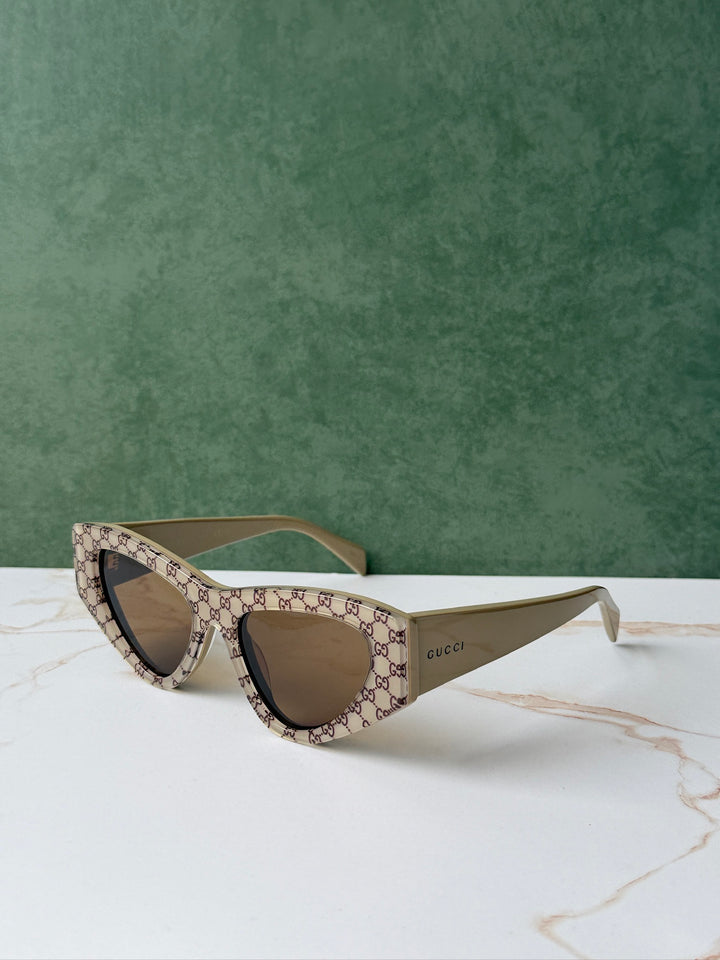 Gafas de sol extragrandes Gucci GG0817S con lentes grises 