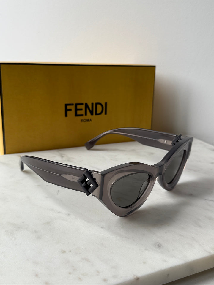 Fendi FF Diamonds FE40146I Cat Eye Sunglasses in Transparent Grey