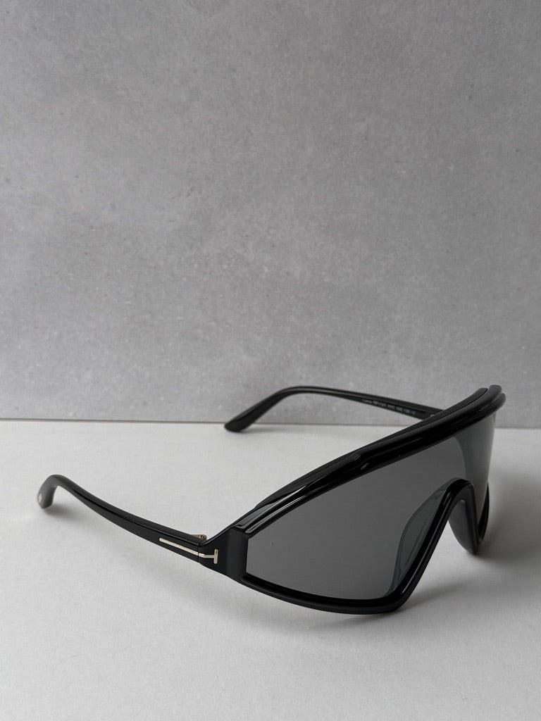 Black mirror sunglasses with dark rectangular lenses