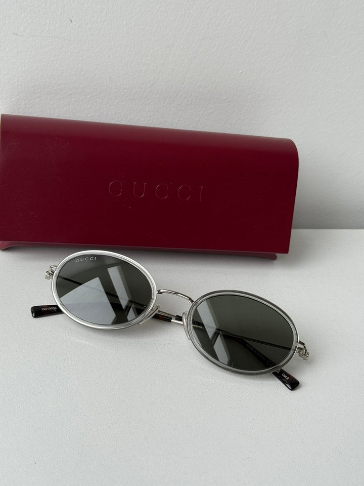 Gafas de sol extragrandes Gucci GG0817S con lentes grises 