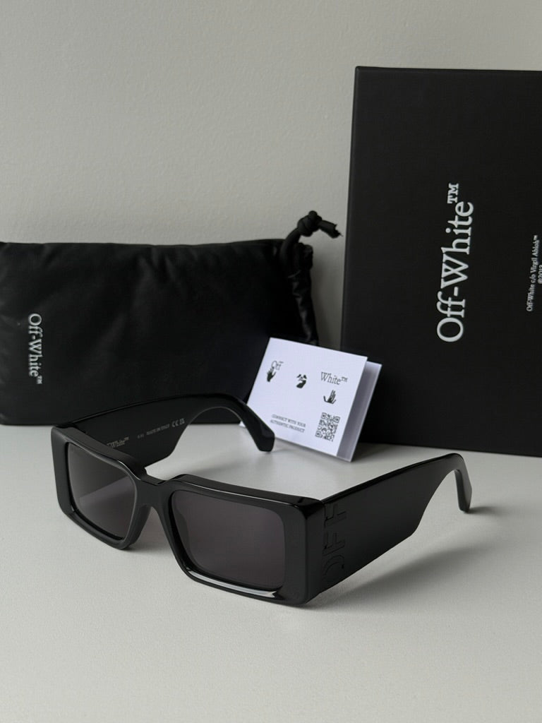 Off White Milano Sunglasses in Black