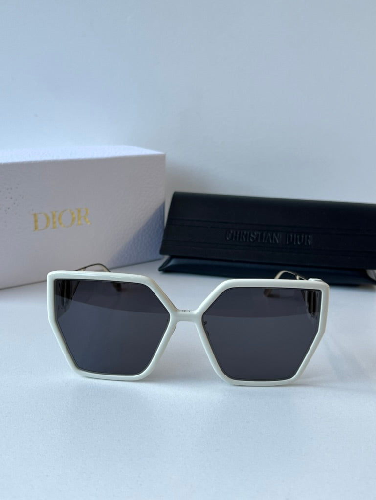 Dior 30Montaigne BU Cat Eye Square Sunglasses in White