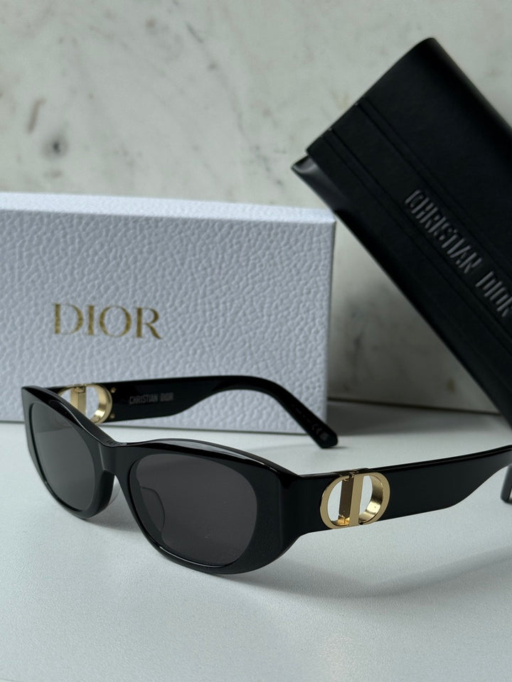 Dior 30Montaigne S9U Slim Sunglasses in Black Gold