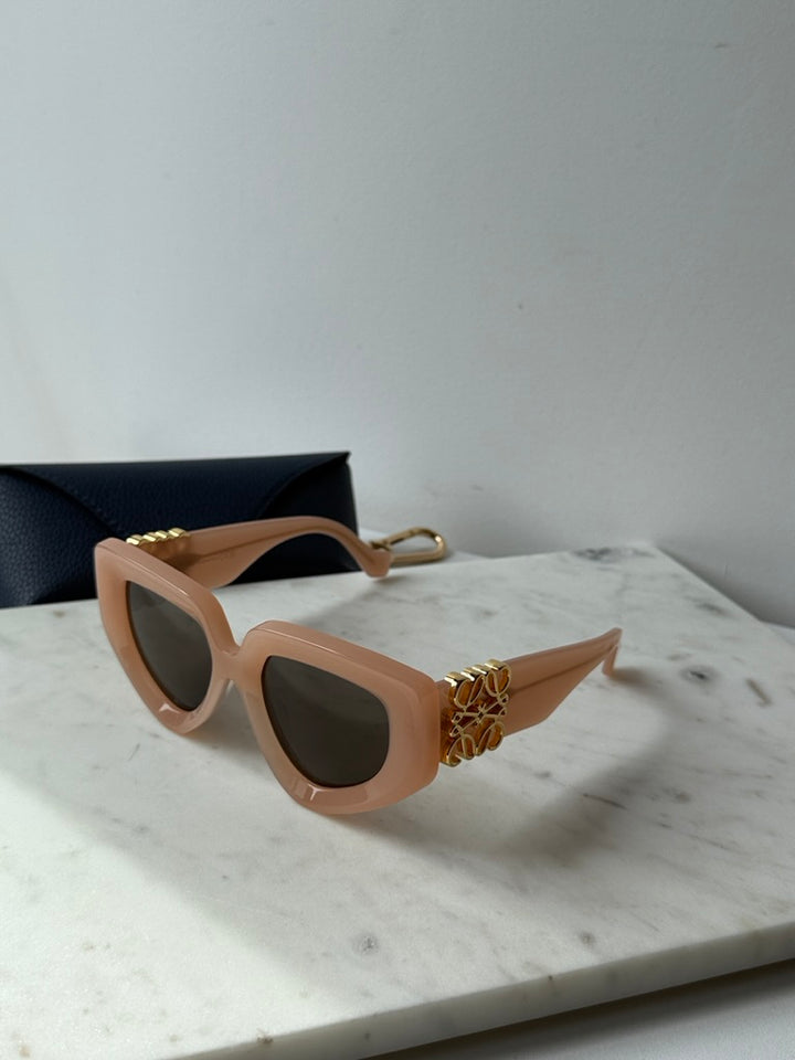 Loewe LW40154U Anagram Sunglasses in Pink