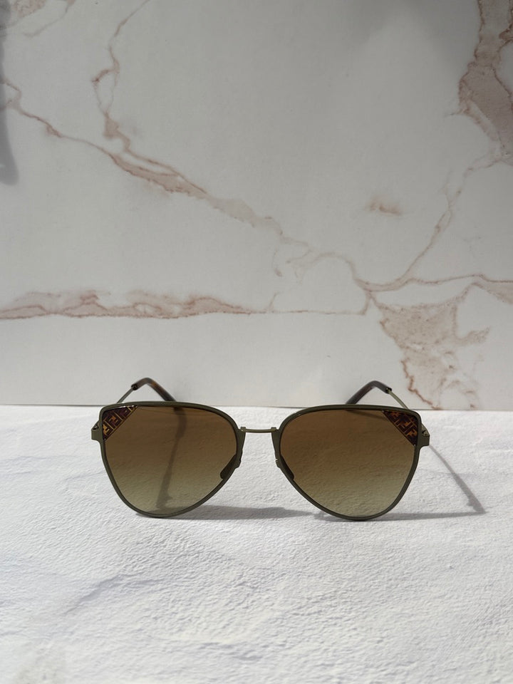 Fendi FE40189U Butterfly Sunglasses in Bronze