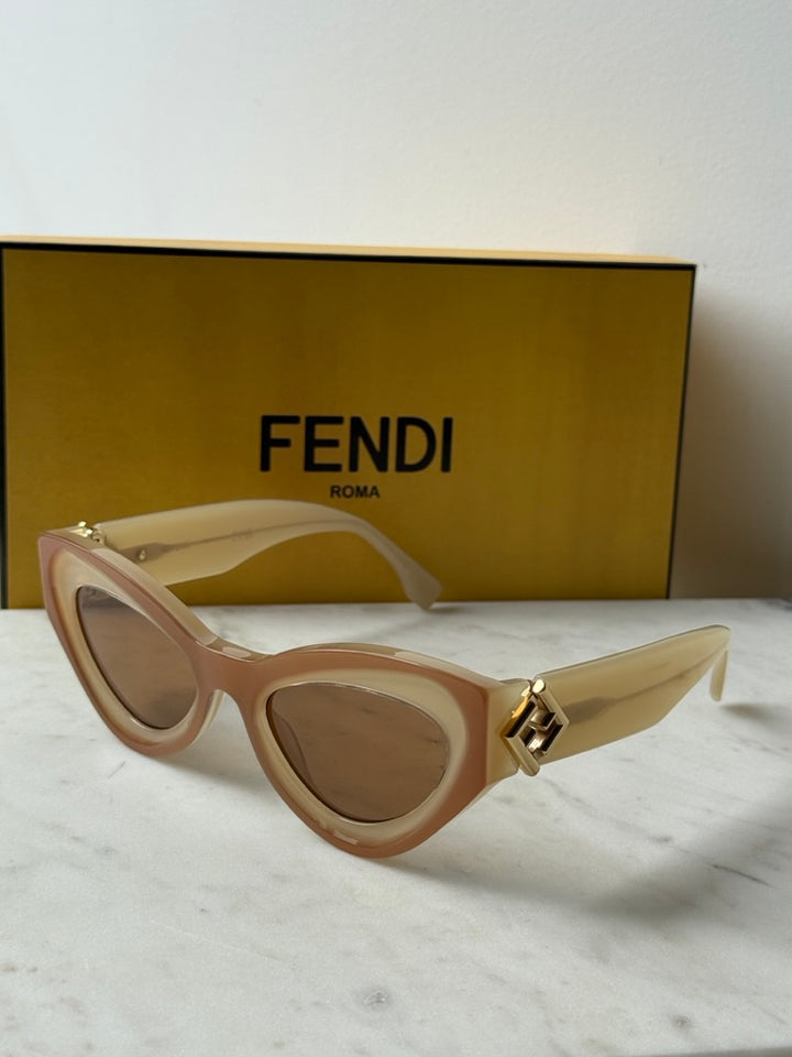 Fendi FF Diamonds FE40146I Cat Eye Sunglasses in Beige