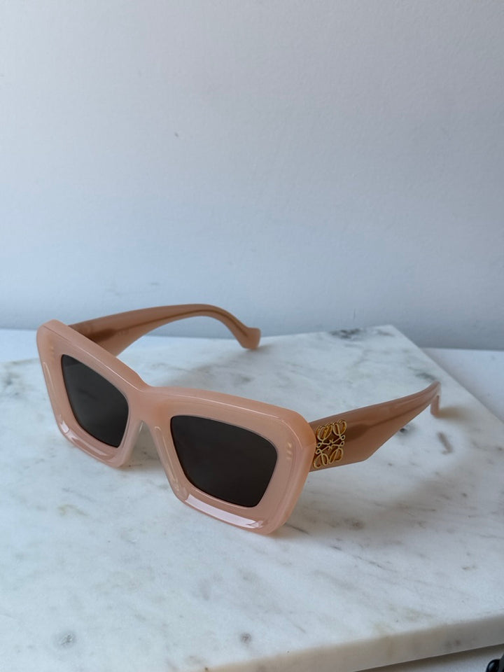 Loewe LW40145I Cat Eye Sunglasses in Pink