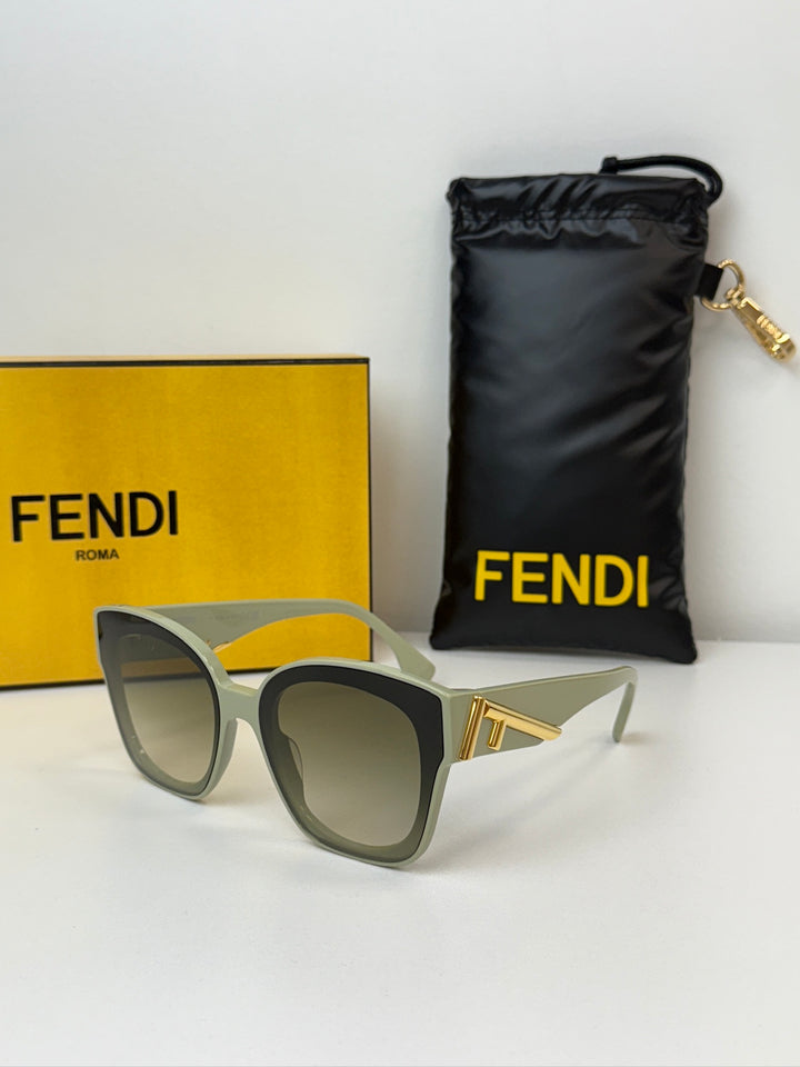 Fendi FE40049I gafas de sol negras con cierre F y ojo de gato 